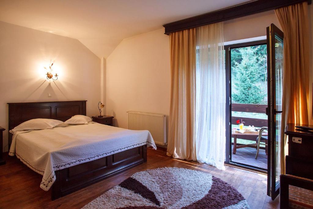 Pension Perla Bucovinei - 900