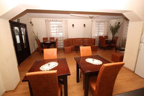 Pension Sinaia - Casa Ta - 5