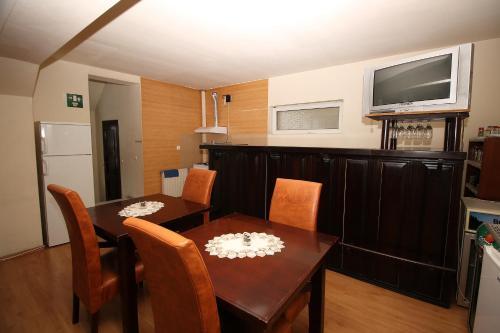 Pension Sinaia - Casa Ta - 484