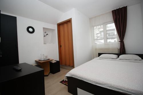 Pension Sinaia - Casa Ta - 528