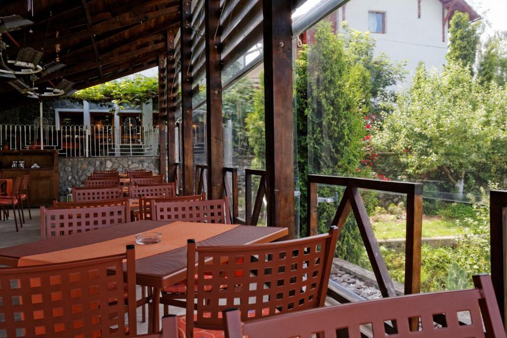 Pension Stejeris - 472