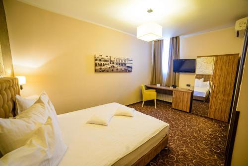C Pub & Accommodation - 670