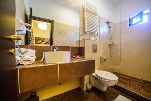 C Pub & Accommodation - 740