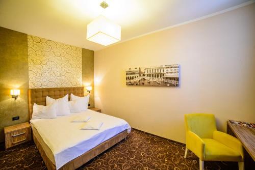 C Pub & Accommodation - 325