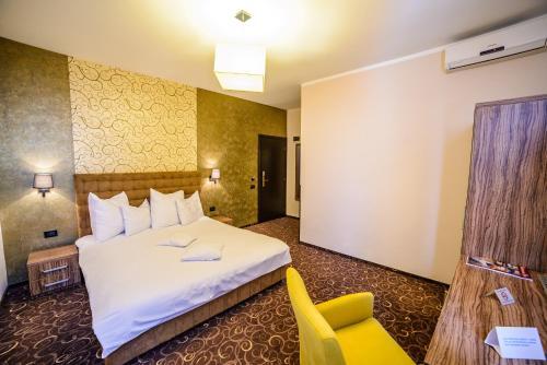 C Pub & Accommodation - 345