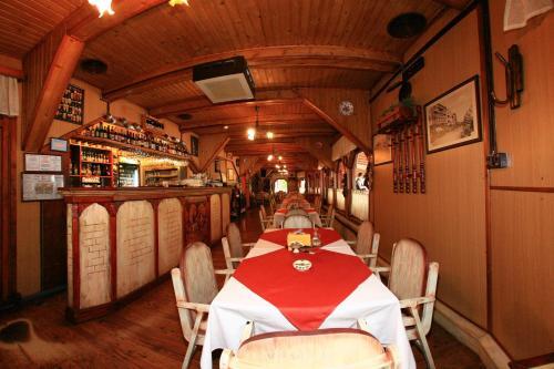 Pensiune Restaurant Lyra - 750
