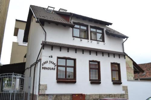Pensiunea Casa Tepes - 810