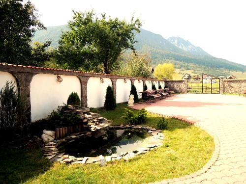 Pensiunea Casa Zarnesteana - 486