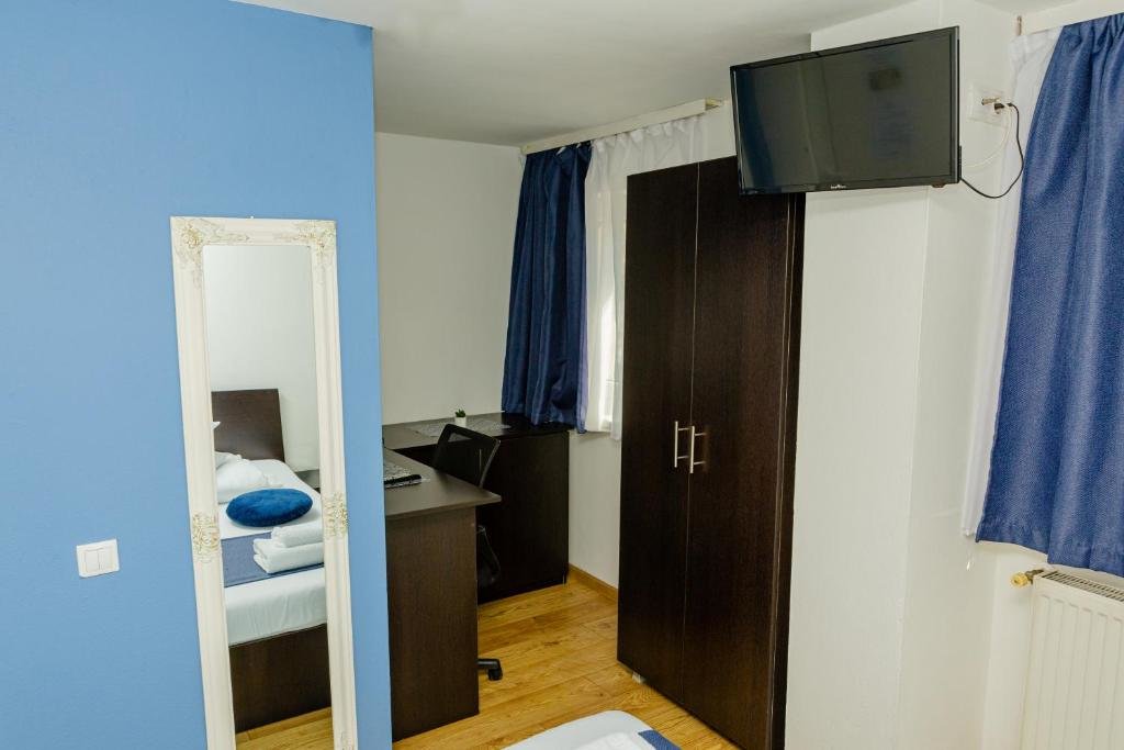 Pensiunea Pictorilor - 891