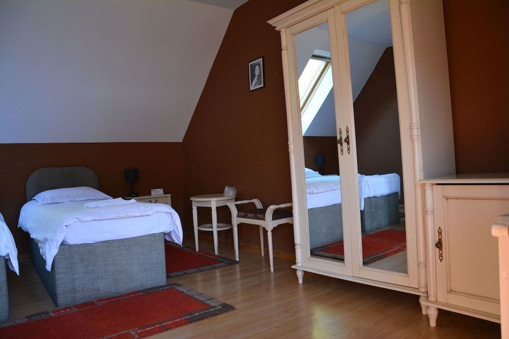Cristian Inn - 279
