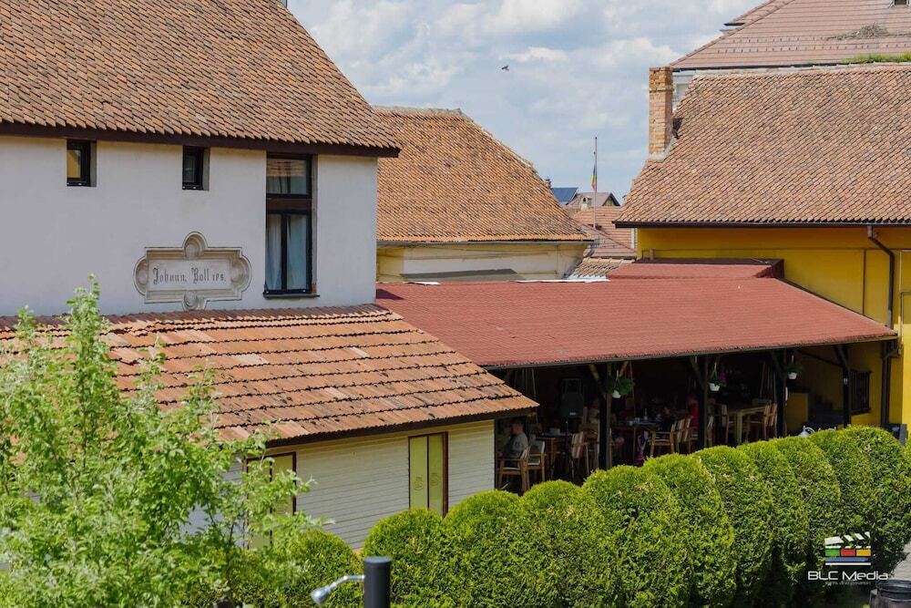 Cristian Inn - 750