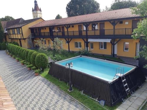 Cristian Inn - 324