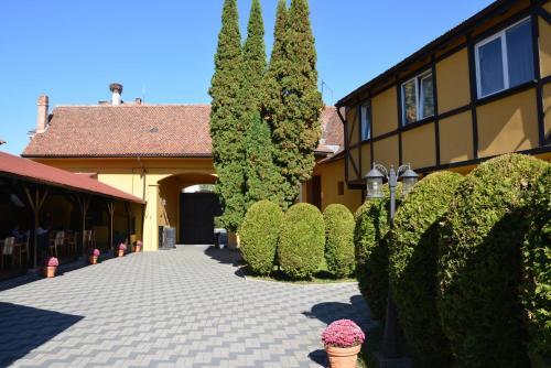 Cristian Inn - 571