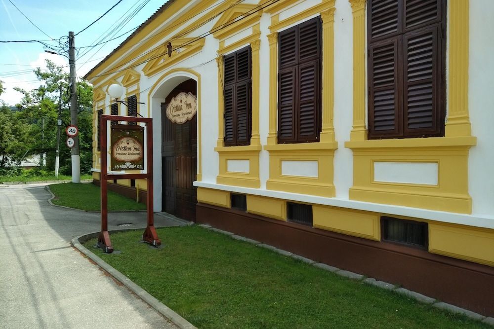 Cristian Inn - 480
