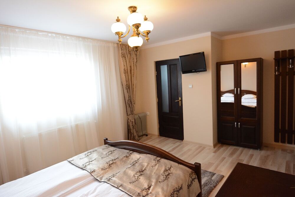 Pensiunea Sarmis Cristal - 725