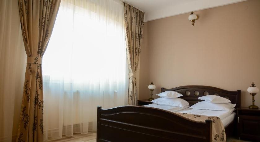 Pensiunea Sarmis Cristal - 763