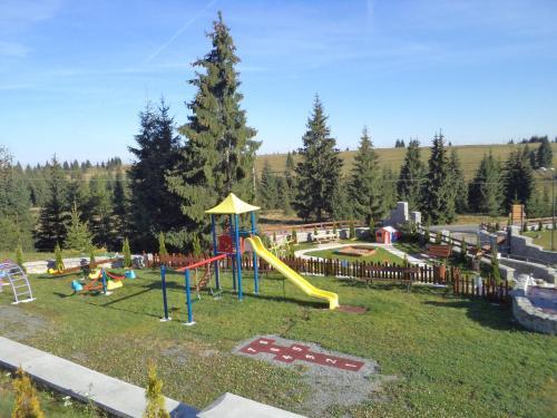 Pensiunile Zori de Zi si Apus de Soare - 778