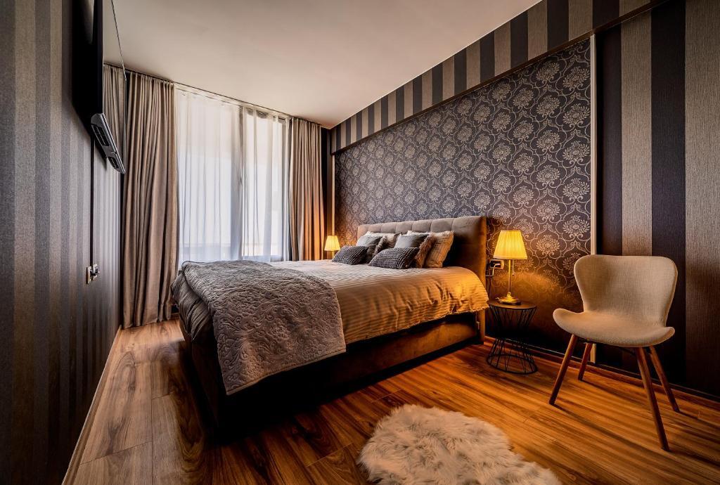Penthouse Chic by Landev - 571