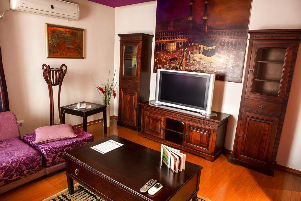 Phoenicia Suites - 5