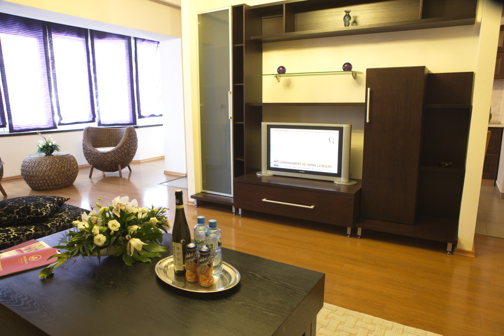 Phoenicia Suites - 706