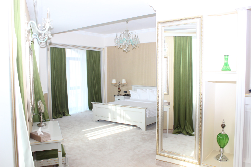 Phoenicia Grand Hotel - 792