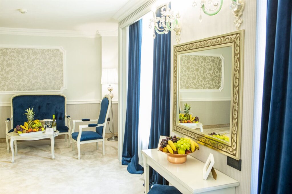 Phoenicia Grand Hotel - 181