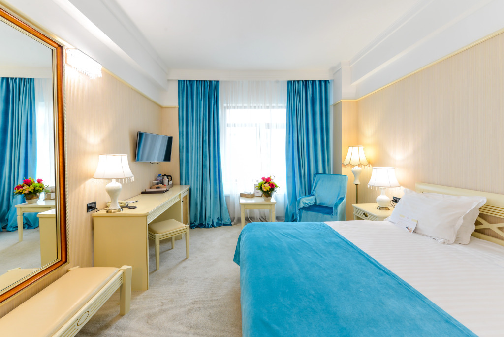 Phoenicia Grand Hotel - 970