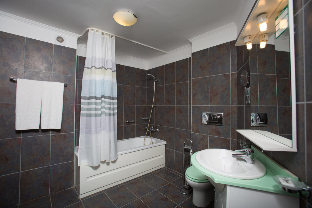 Phoenicia Grand Hotel - 832