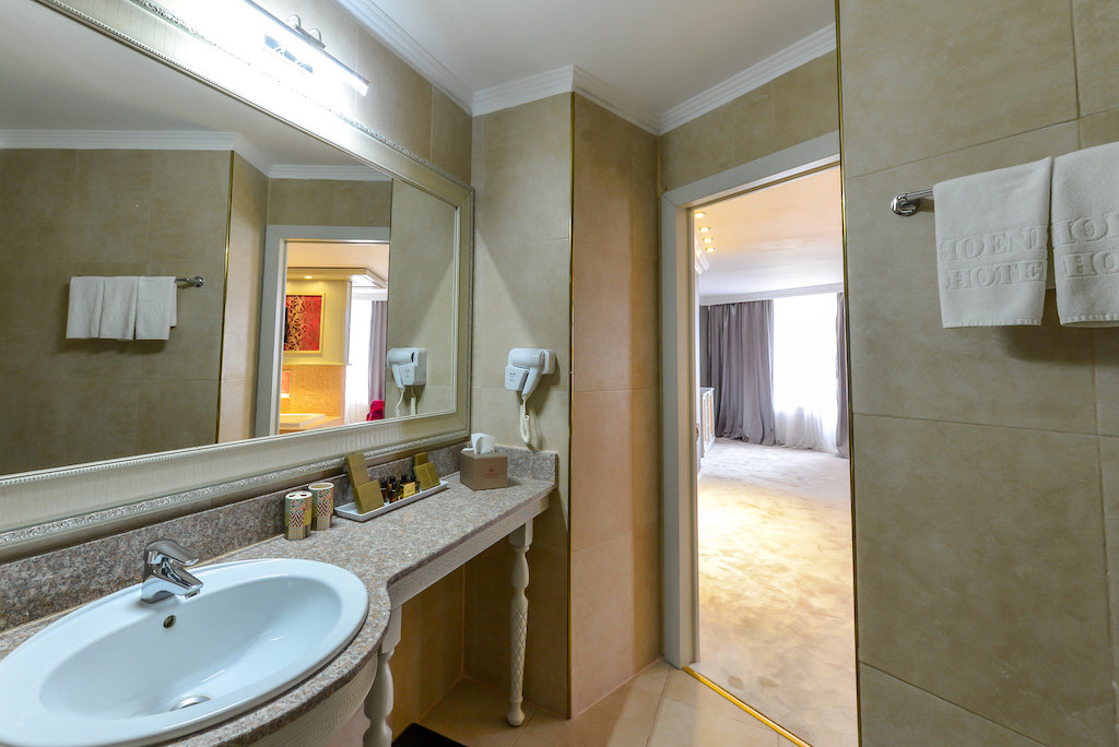 Phoenicia Grand Hotel - 353