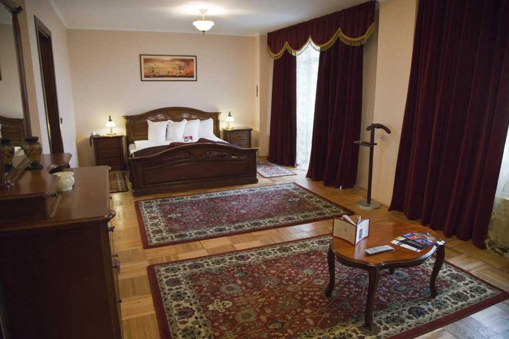 Phoenicia Grand Hotel - 797