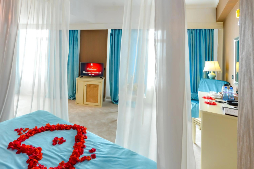 Phoenicia Grand Hotel - 668