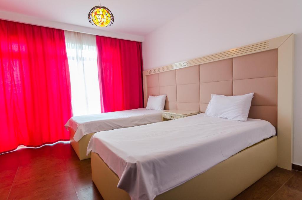 Phoenicia Holiday Resort - 979