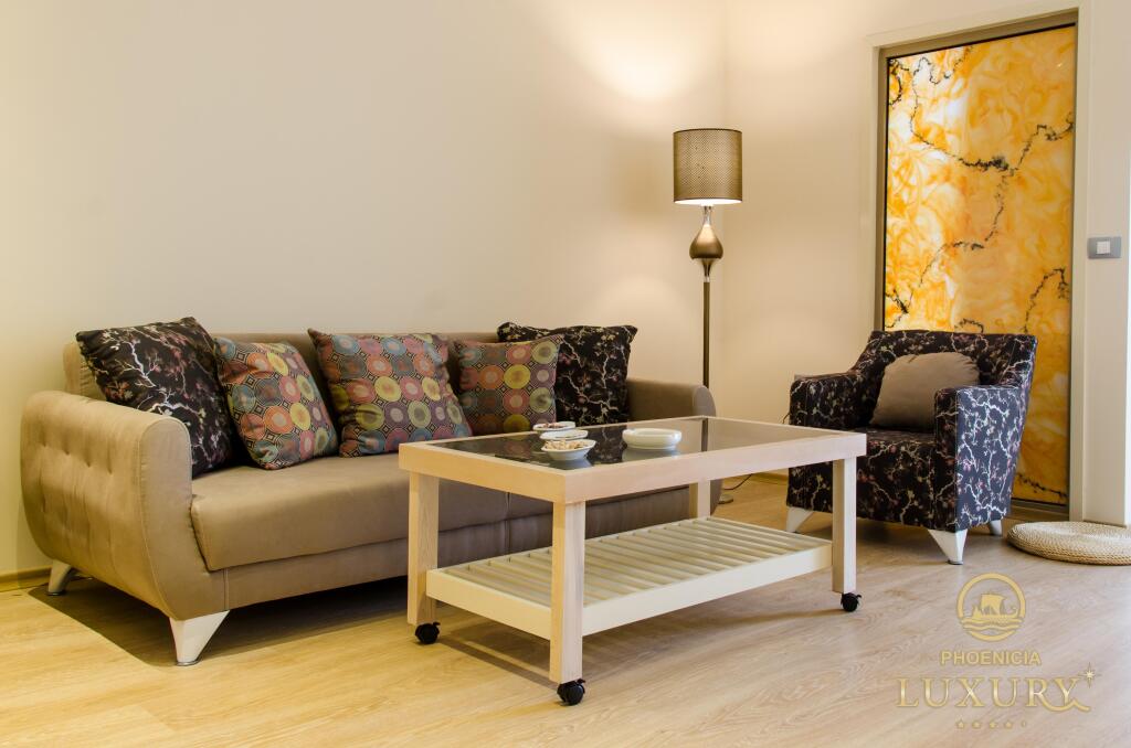 Phoenicia Luxury - 290