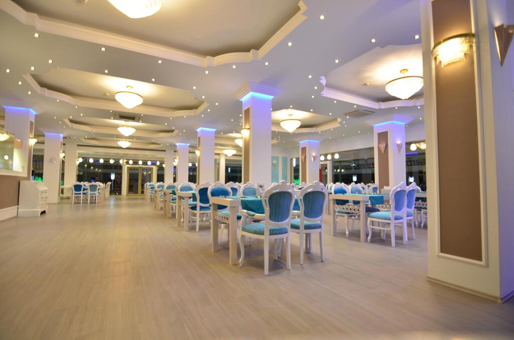 Phoenicia Luxury - 895