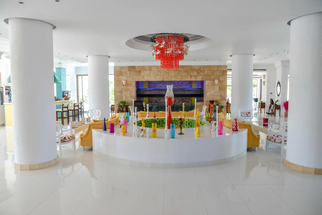 Phoenicia Luxury - 417