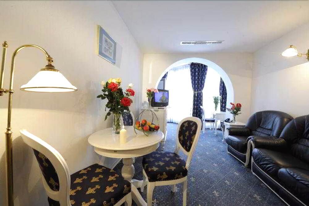 Phoenix Spa Hotel - 703