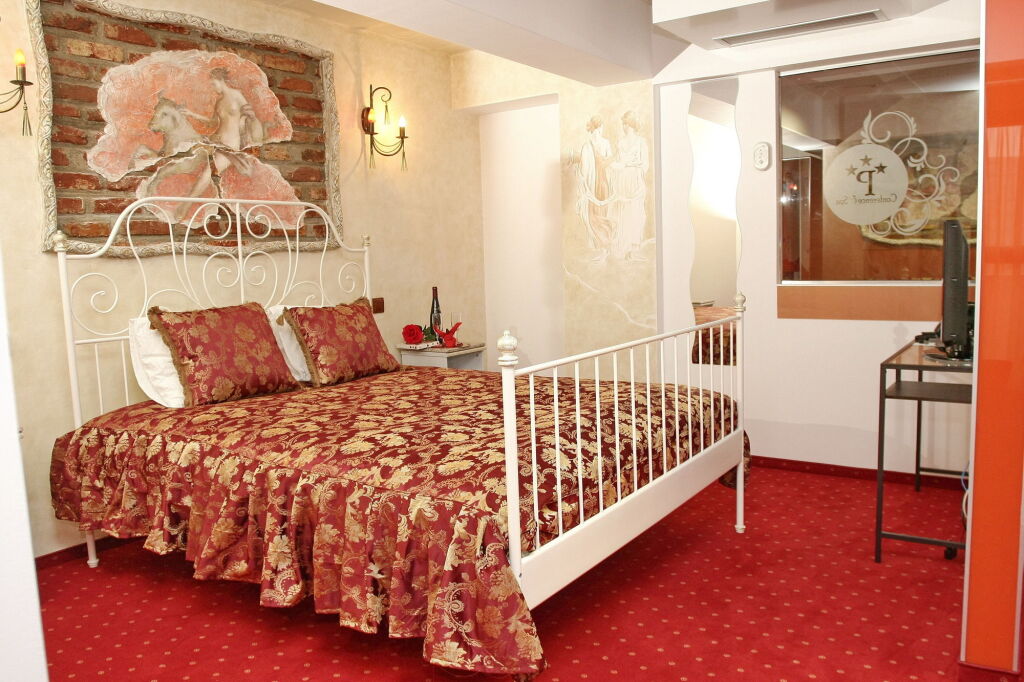 Grand Pier Hotel Old Town - 818