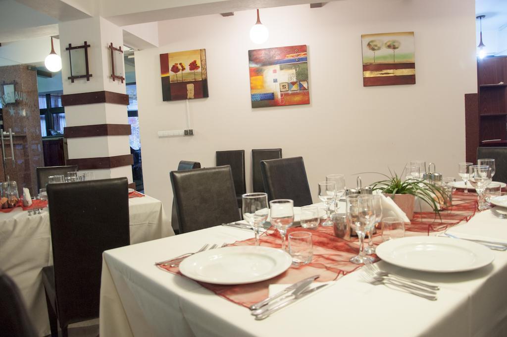 Piscul Negru Hotel - Transfagarasan - 757