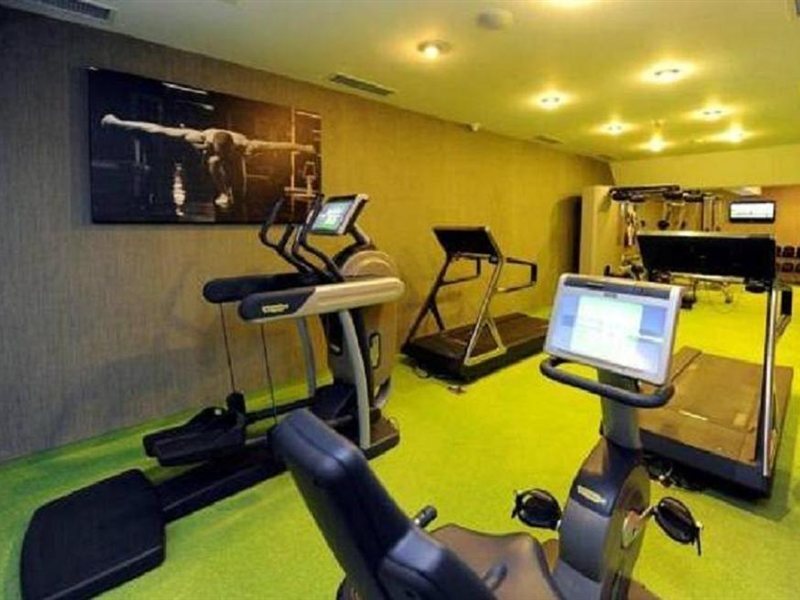 Plaza V Executive Hotel - 551
