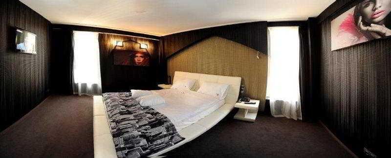 Plaza V Executive Hotel - 773