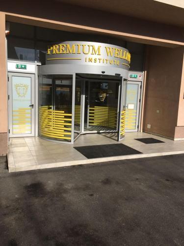 Premium Wellness Institute - 28