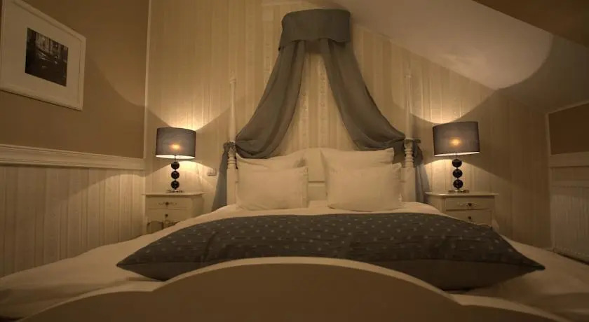 Pensiunea Prestige Boutique and Restaurant - 321