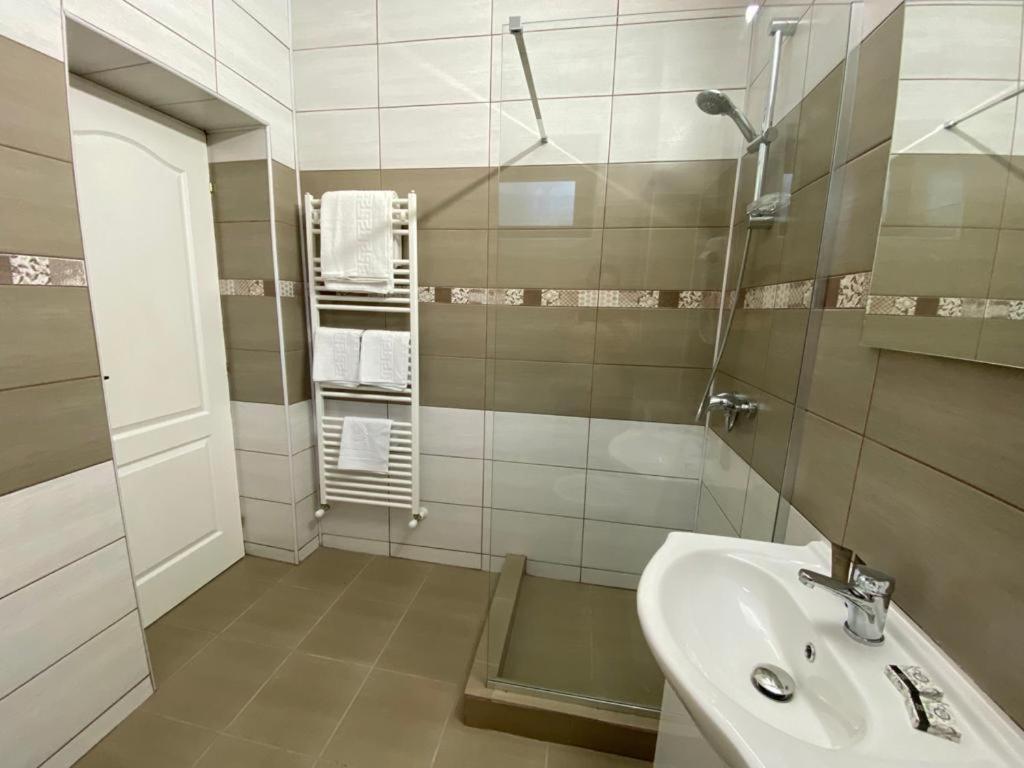 Prestige House - 325