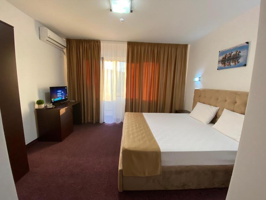 Prestige House - 817