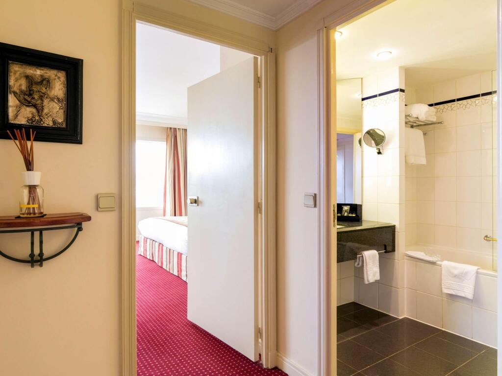 Pullman Bucharest World Trade Center Hotel - 6