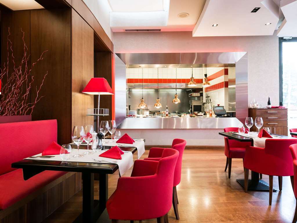 Pullman Bucharest World Trade Center Hotel - 286