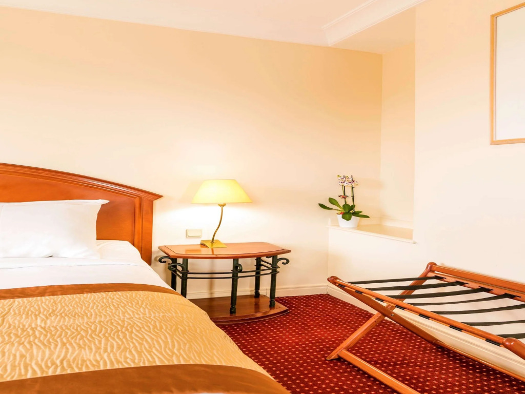 Pullman Bucharest World Trade Center Hotel - 869