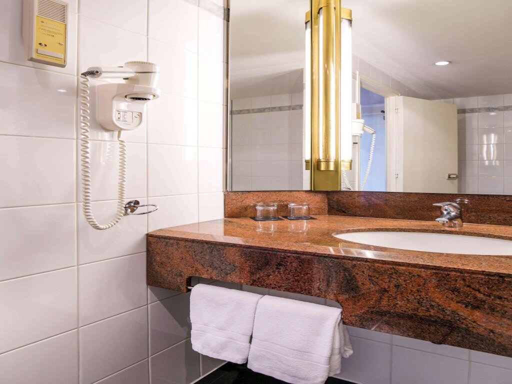 Pullman Bucharest World Trade Center Hotel - 198