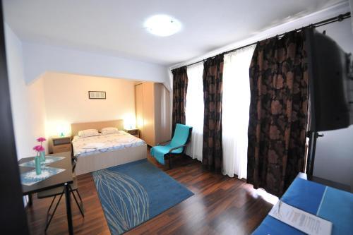 Rainbow Accommodation - 844