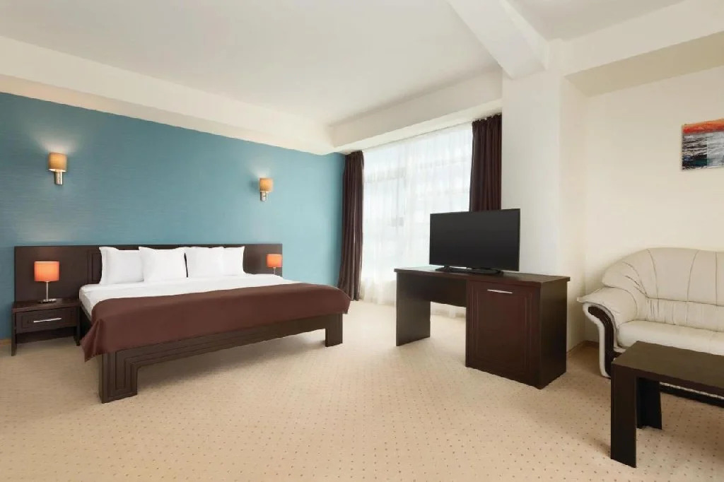 Ramada by Wyndham Constanta - 777